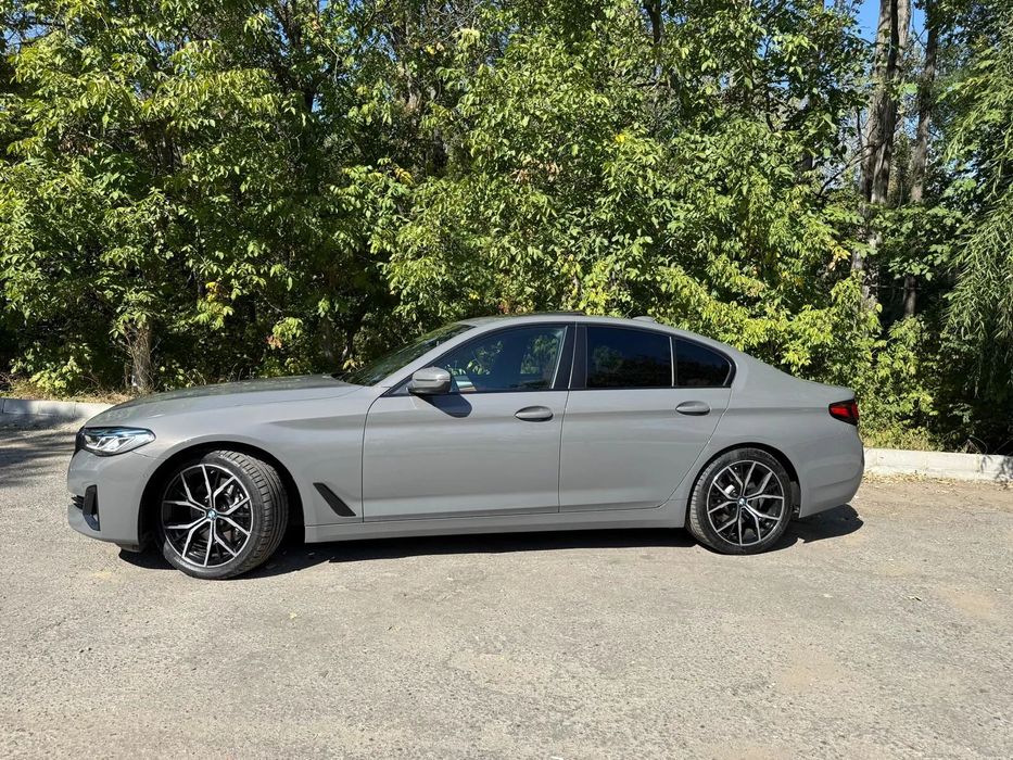 BMW Seria 5 2021 — imagine 3