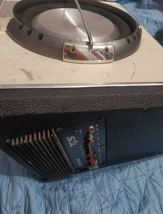 subwoofer auto activ cu statie se da cu proba