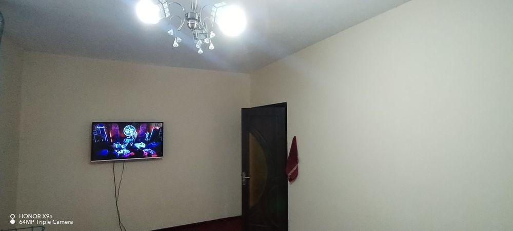 Термез шахри марказида 3 хонали Уй сотилади