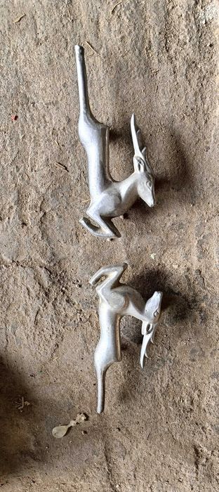 Олень на решетку радиатора