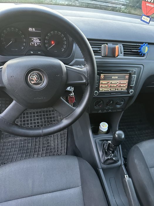 Vand sau schimb Skoda  Rapid 1.6 tdi an 2013