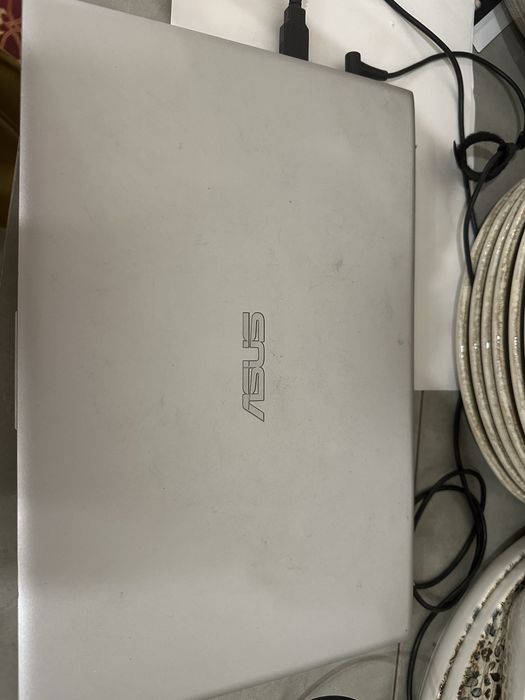 Asus VivoBook 14