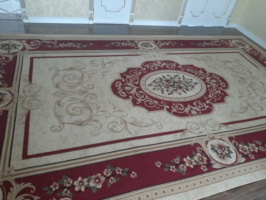 Ковер в хорошем состоянии