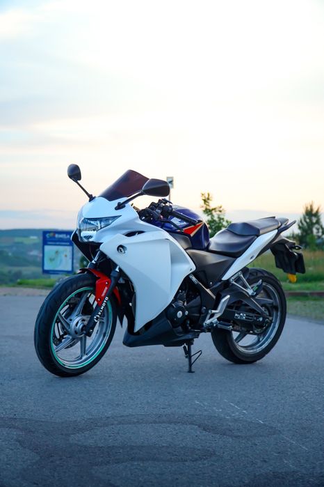 Honda cbr250r din 2012, modelul cu abs