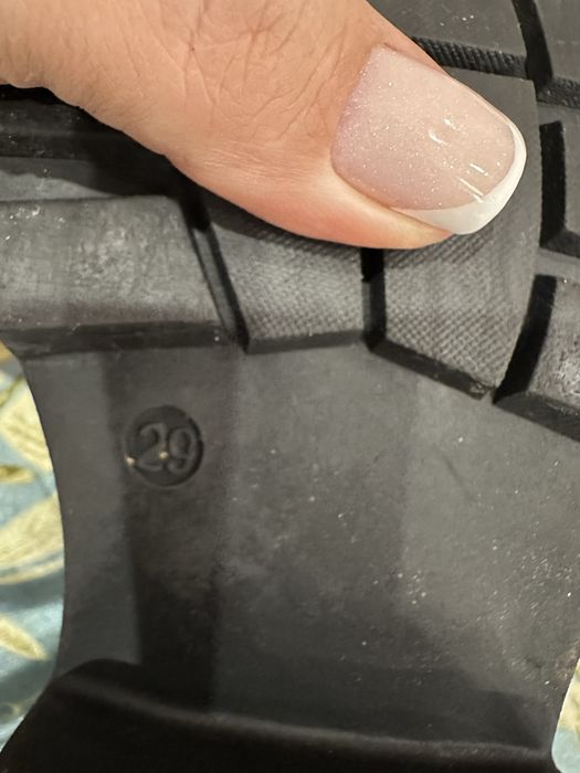 Продам зимние ботинки