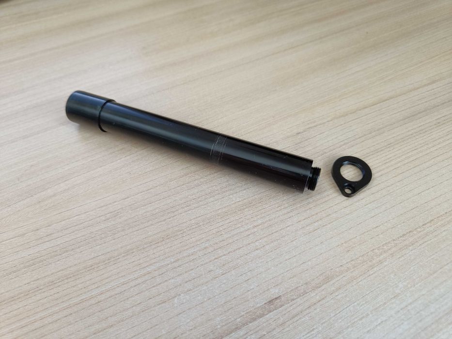 Проходна ос 20mm за вилка Fox