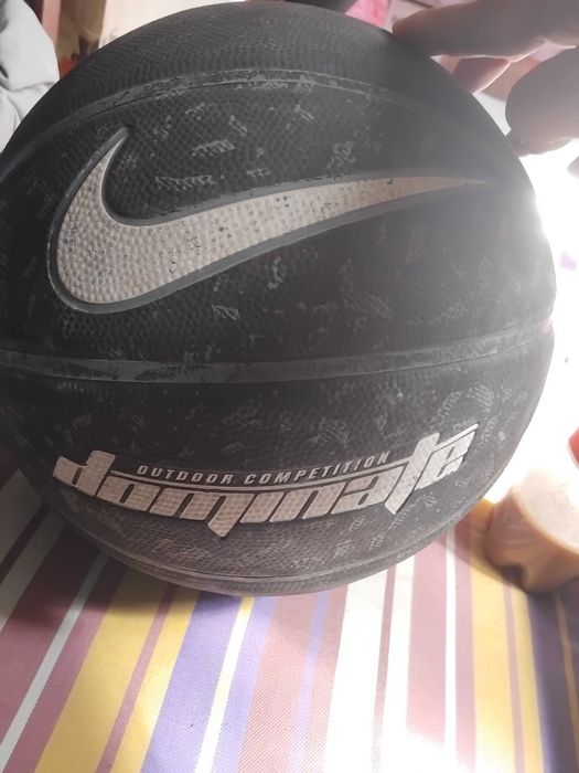 Черна топка Nike
