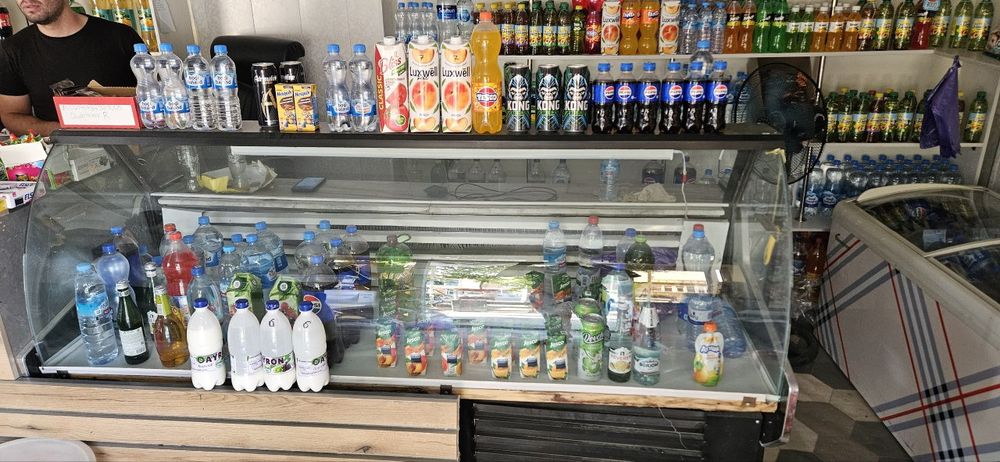 Витрина Холодильник сотилади узунлиги 2 метр холати зур