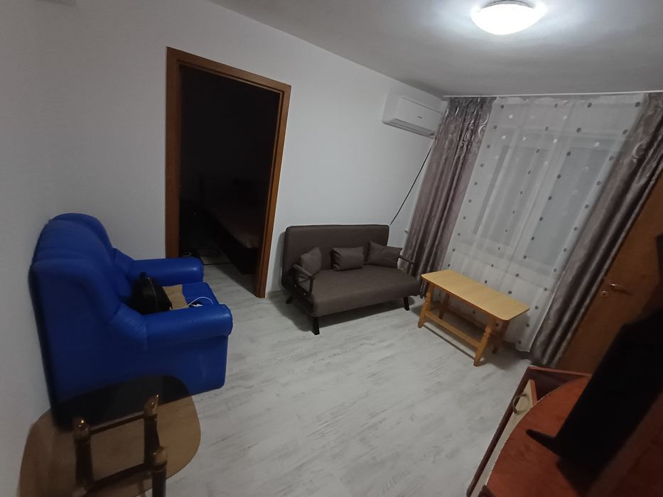 Închiriez apartament