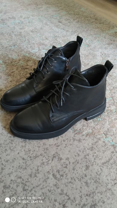 Продам полуботинки