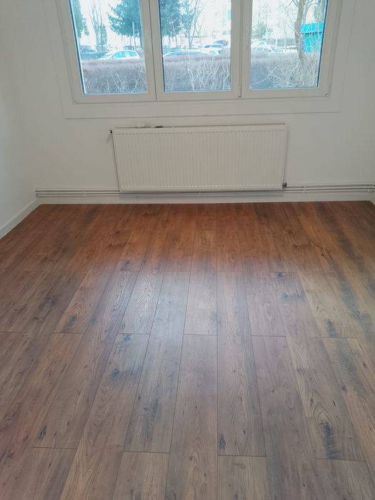 Proprietar, vand apartament 2 camere , zona Astra, strada.Soarelui, Brasov, complet renovat, instalatii sanitare, electrice , tamplarie,travertin.