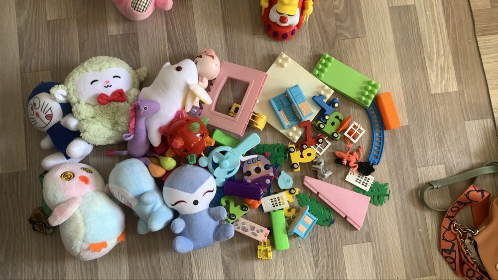 Отдам бесплатно игрушки