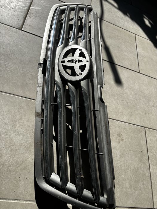 Предна решетка Toyota RAV-4