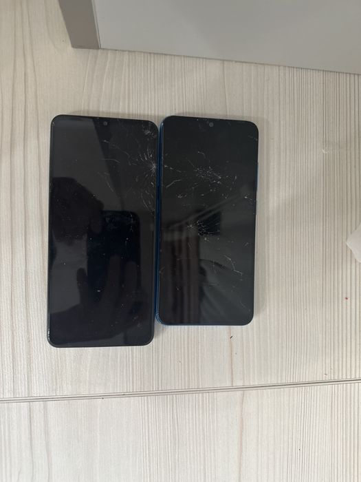 Продам два не рабочих телефона