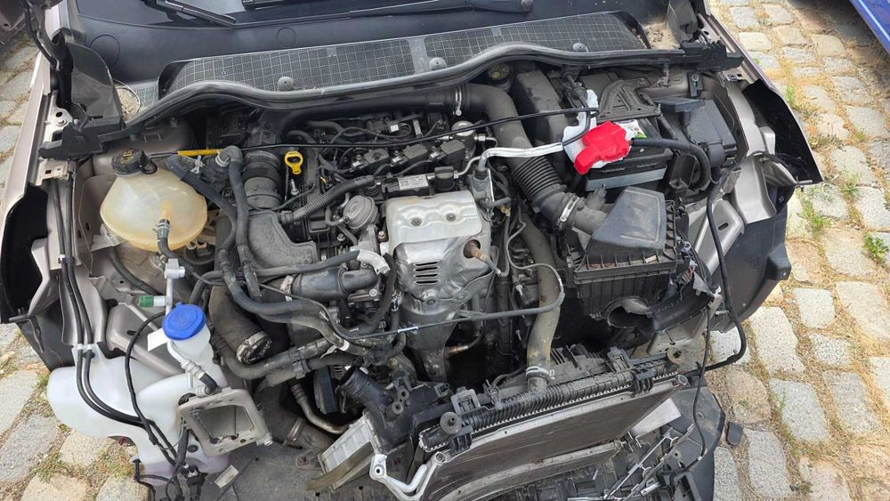 продавам Ford Fiesta vignale 2019 с удар цяла за части