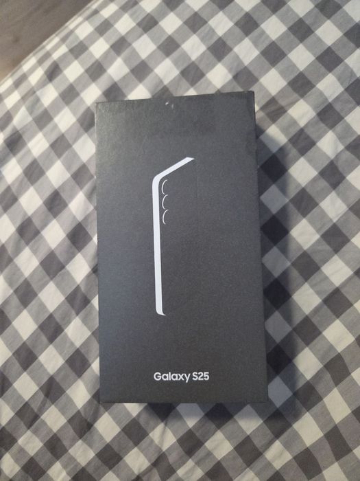 Samsung S25  12GB. 128GB. Цвят Син