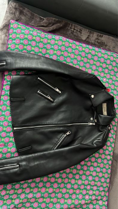 Продам кожанку б/у