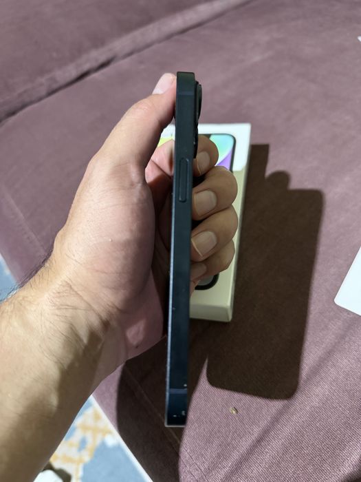 Продам Iphone 14