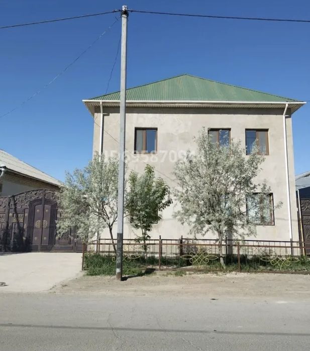 Екі қабатты үй сатылады.