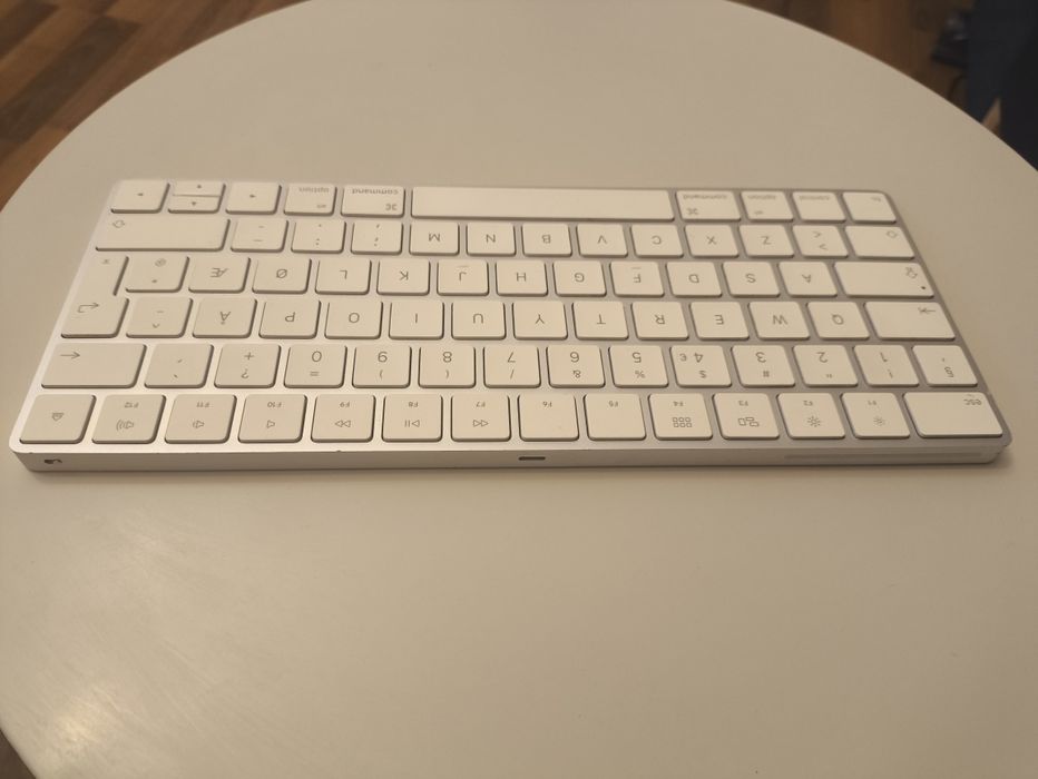 Tastatura Wireless APPLE Magic Keyboard (2024)