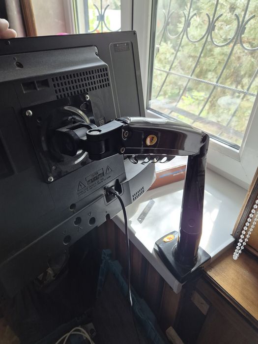 Кронштейн металлический под монитор