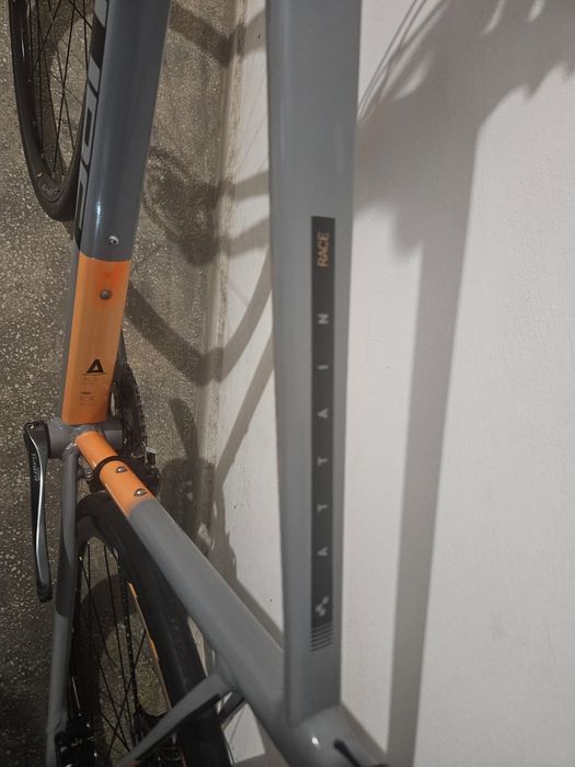 Bicicleta cube attain full Shimano tiagra