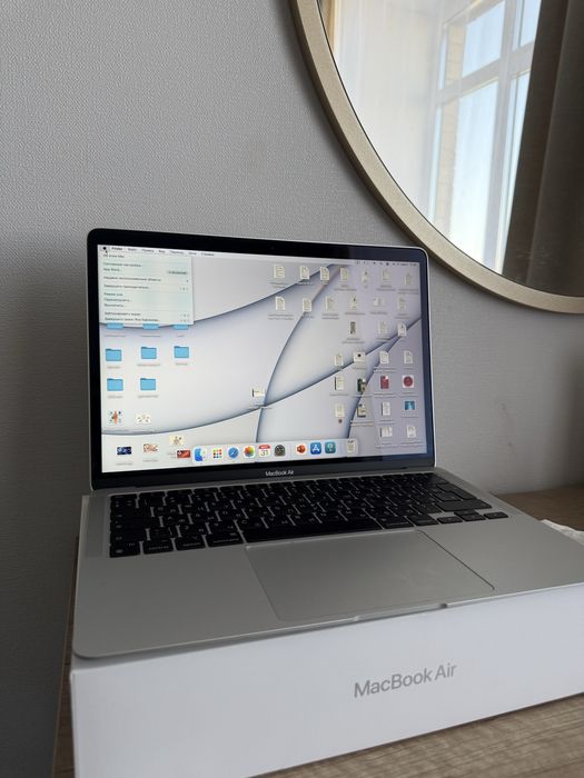 Macbook air 256 gb M1 chip, 13-inch