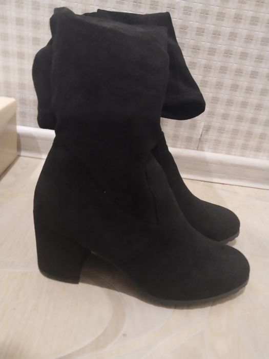 Продам демисезонные сапоги