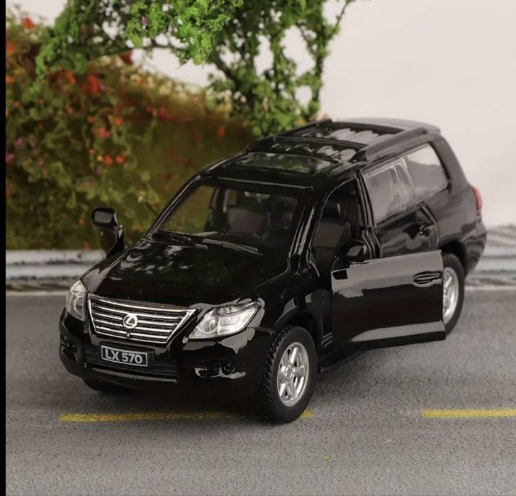 Моделька lexus lx 570