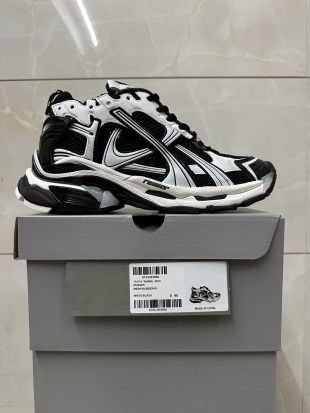 Balenciaga runner