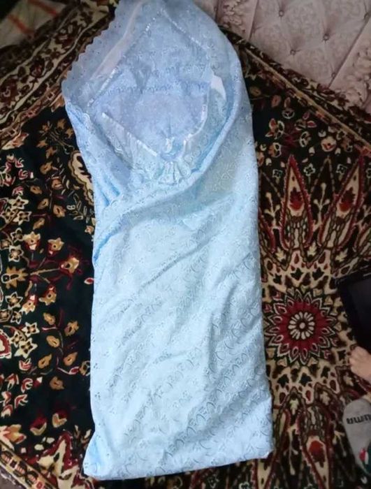 Продам уголок для выписки