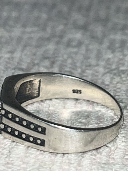 серебряное кольцо с цирконом