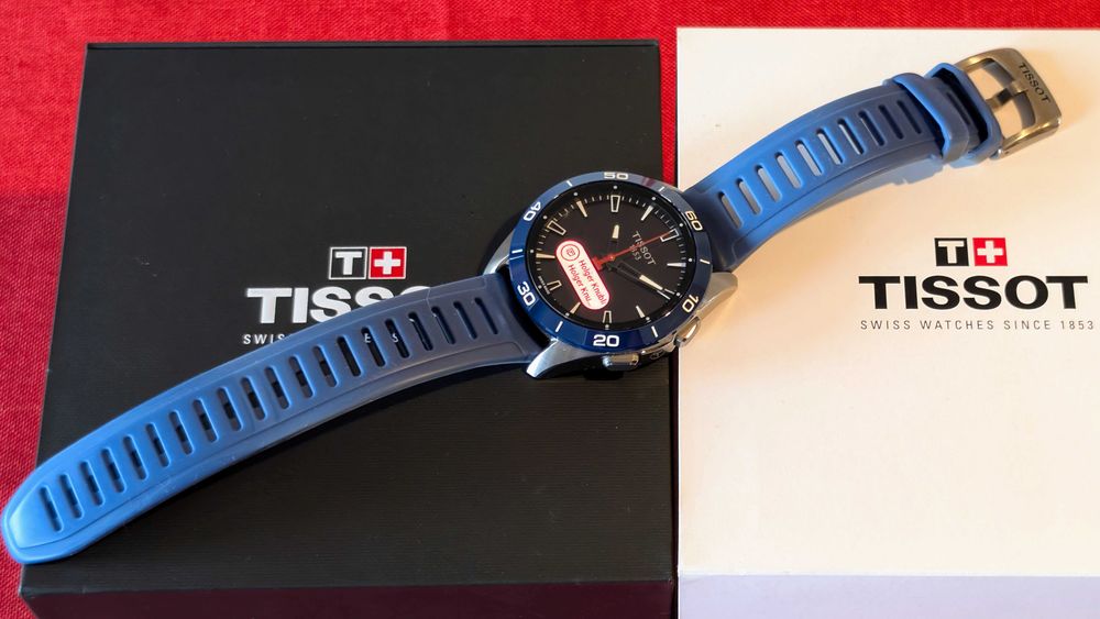 Хибриден смарт часовник Tissot T-Touch Connect Sport в гаранция