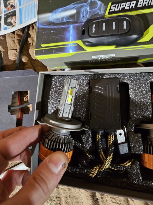 Led лампы h4 3 цвета + страб