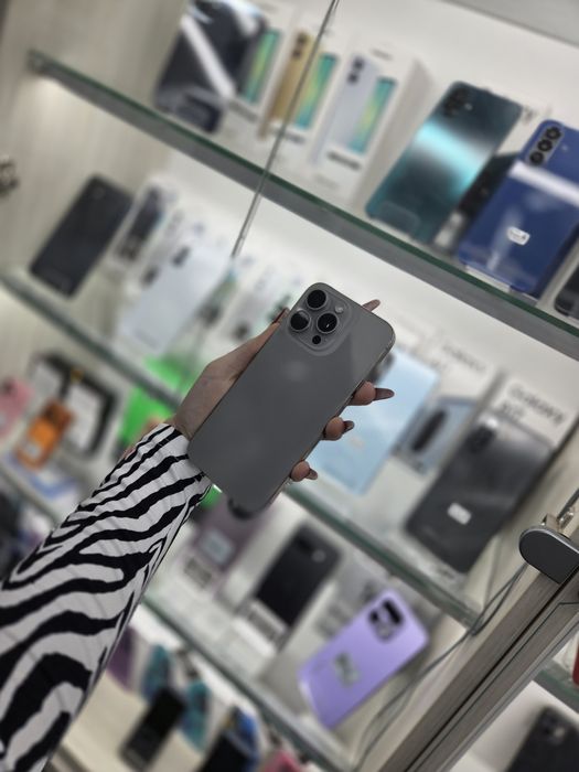 Humor GSM oferă spre vânzare / iPhone 15 Pro Max / 256 GB / Natural Titanium / Baterie 88% / Garanție 12 luni / Rate
