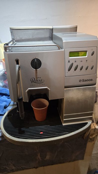 Aparat de cafea  cu boabe Saeco.Royal.