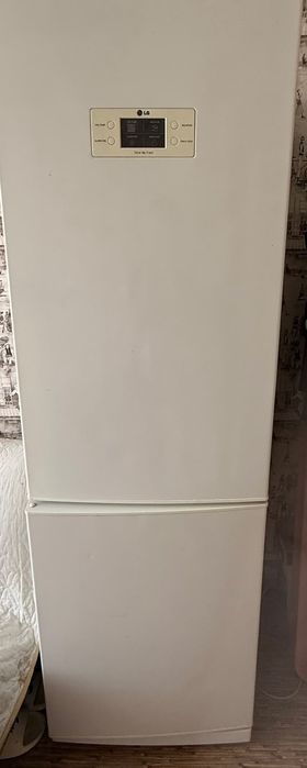 Холодильник  LG.