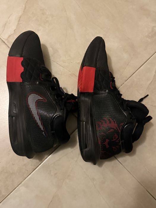 Nike Lebron Witness VIII