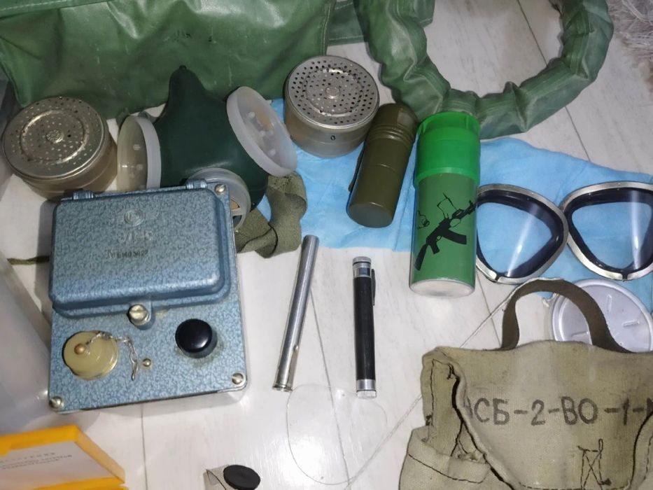 Противогазы,дозиметры приборы