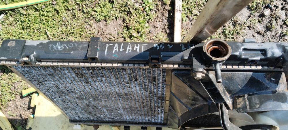 Продам Радиатор Галант