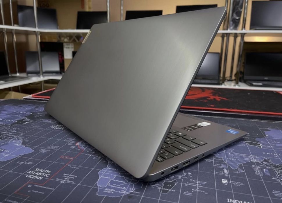 Ноутбук Lenovo IdeaPad 3/8GB/256SSD/i3-1215U