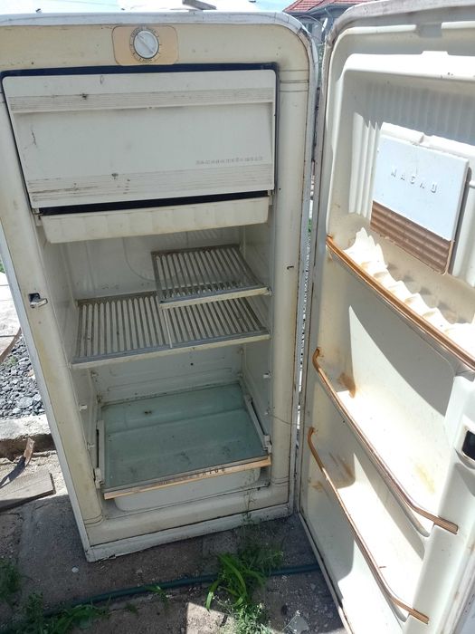 Хладилник Зил,запазен