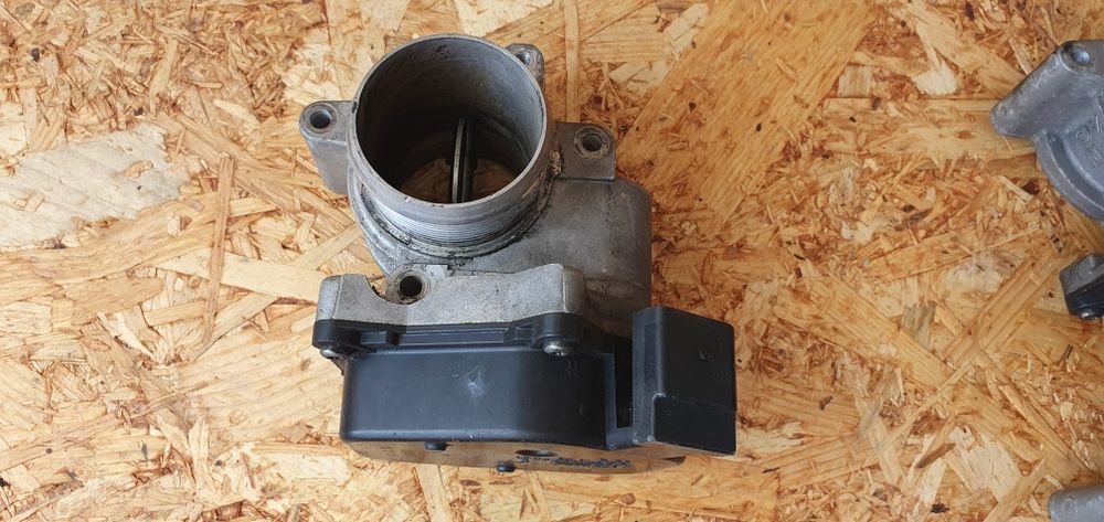 Clapetă accelerație Audi A4 B8 / Passat B6 B7 CC / Golf 5 6 7 / Octavia 2 3 / 04L128063P 03L128063 L Q J  03G128063F A motorizare 1.6 CAYC / 2.0 TDI