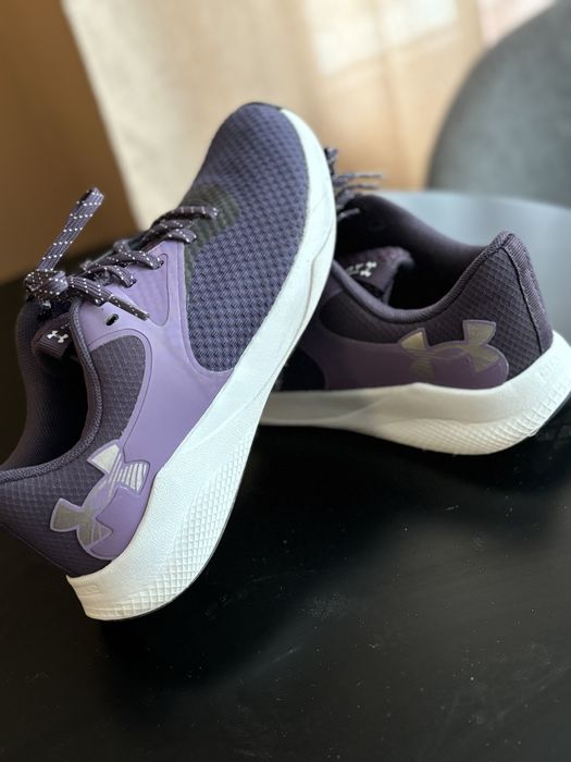 Pantofi sport Under Armour, marime 36,5, noi