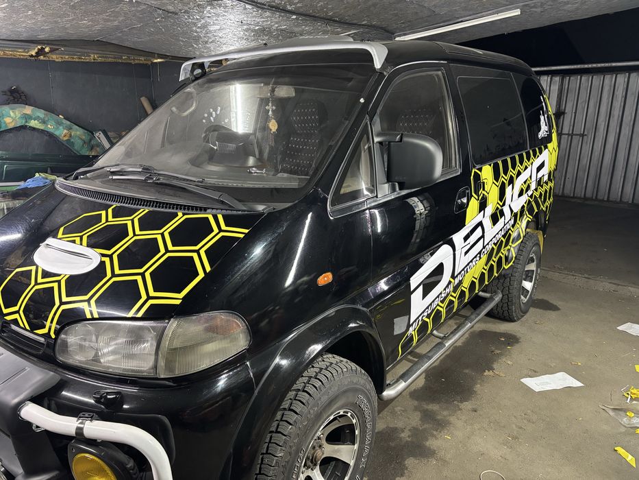 Наклейки на авто