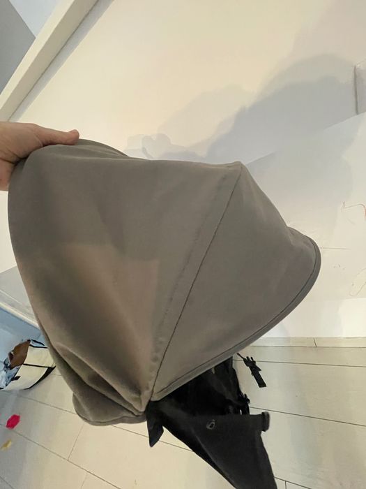 Carucior babyzen cu canopiera gri de rezerva