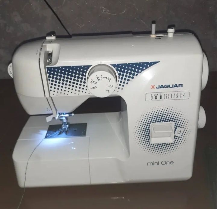 Швеиная машинка JAGUAR