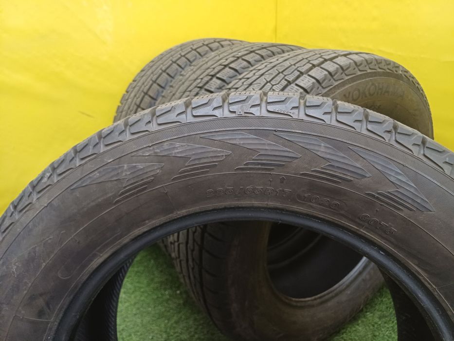 Шины 225 65 R17 YOKOHAMA комплект