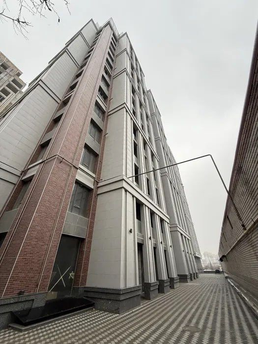 Метро Бий, ЖК Brooklyn , 3-х комнатная квартира , есть парковка.