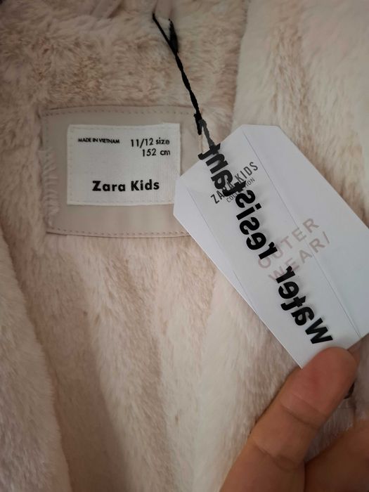 Geaca/paltonas Zara imblanita impermeabila 11-12 ani crem Noua cu eticheta